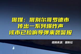 当高龄老人第一次走进她最爱的球场！